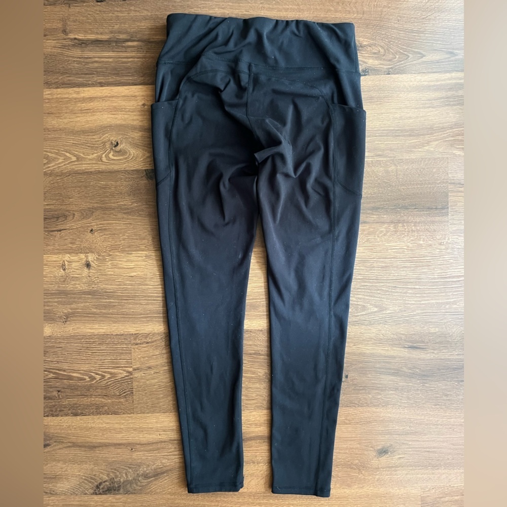 Polygon High Waisted Leggings with Pockets 🖤✨ - Picture 10 of 11